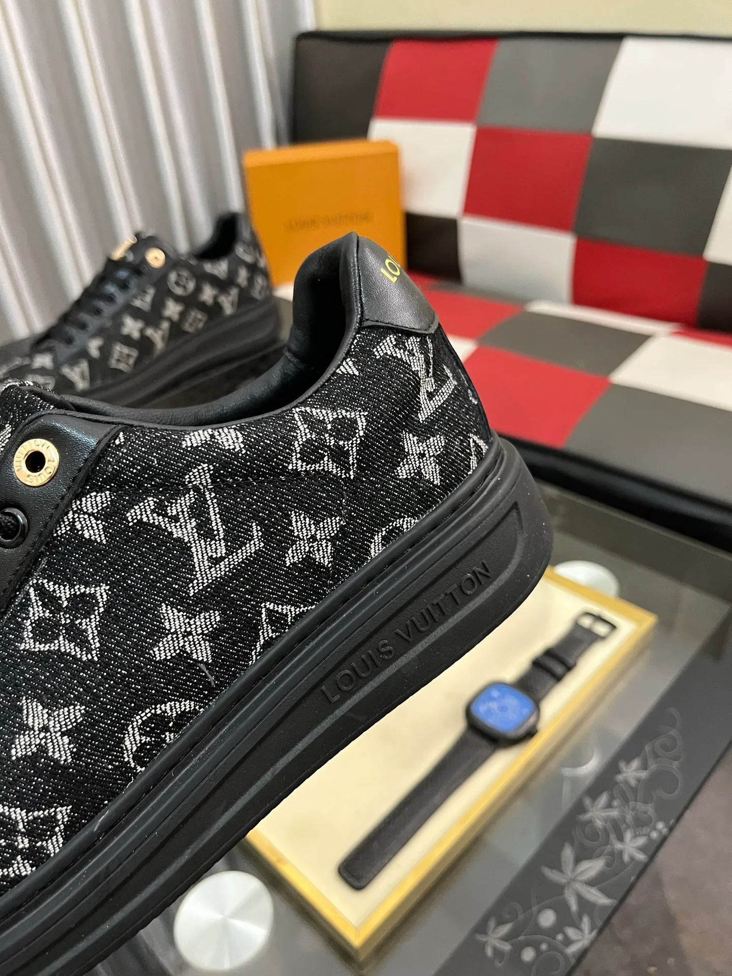 Men's shoes 💰400⌚️⌚️LV Louis Vuitton. The latest trendy casual shoes are popular in physical stores in sizes 38-44. New spring and summer comfortable imported custom original cowhide, unique jacquard fabric element design. Paired with sheepskin lining, Lv original bottom, [taiyang][taiyang] high-end packaging and high quality💪Details determine the quality, you can enter and leave the counter at will, welcome to compare🇮🇹